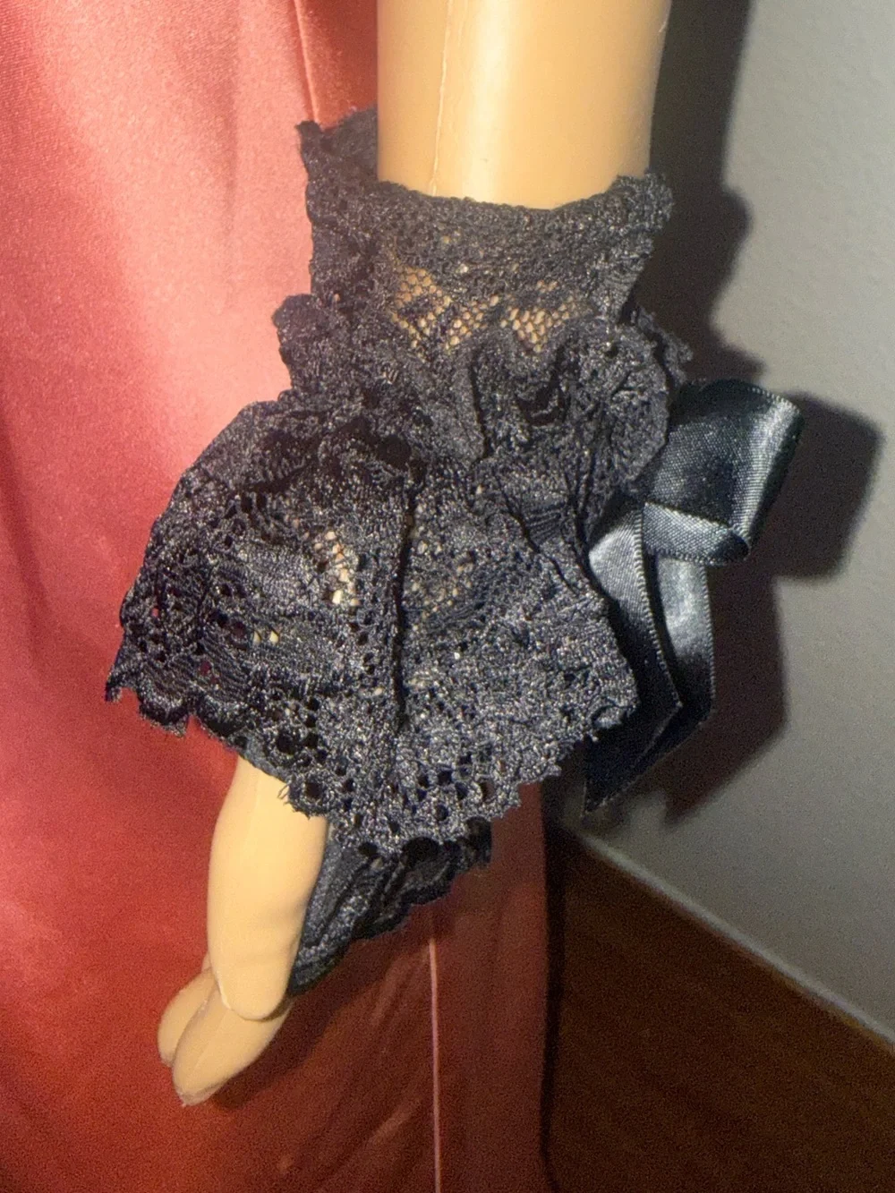 NWOT DOLLS KILL WIDOW DEEP WINTER SATIN BOW LACE GLOVES